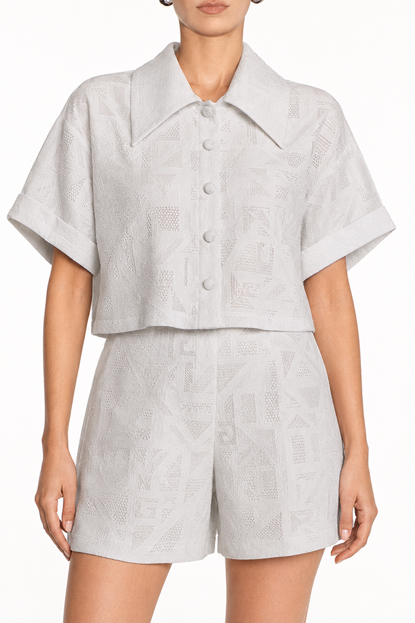 Maelis Cropped Shirt with clean structure and modern fit